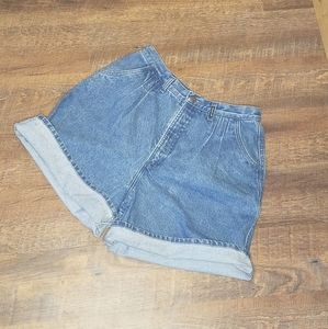 Vintage Rockies high waisted wide legged shorts